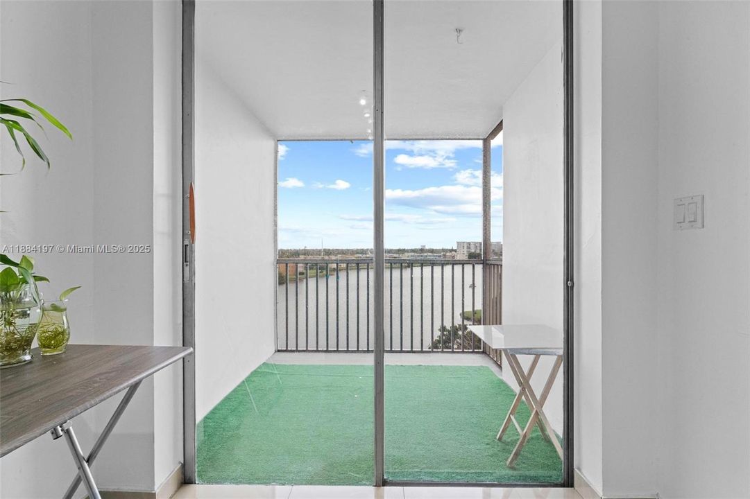 待售: $245,000 (2 贝兹, 2 浴室, 1633 平方英尺)