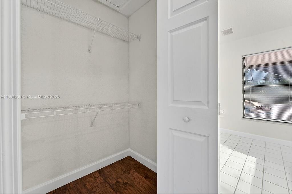 最近售出: $449,000 (3 贝兹, 2 浴室, 1740 平方英尺)