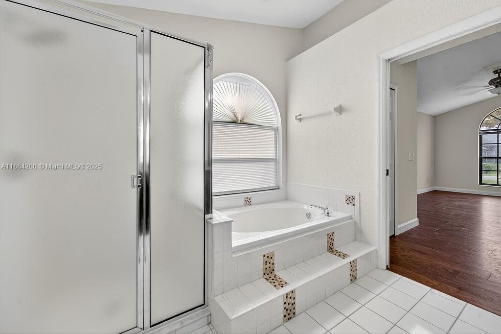 最近售出: $449,000 (3 贝兹, 2 浴室, 1740 平方英尺)