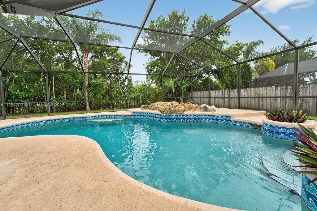 最近售出: $449,000 (3 贝兹, 2 浴室, 1740 平方英尺)