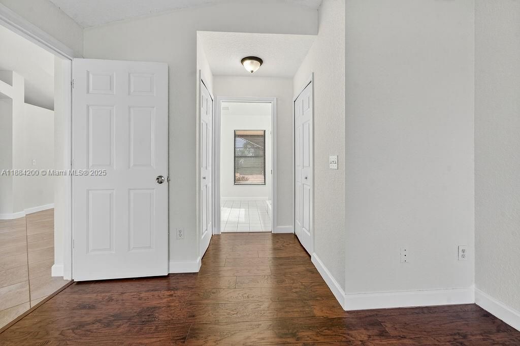 最近售出: $449,000 (3 贝兹, 2 浴室, 1740 平方英尺)