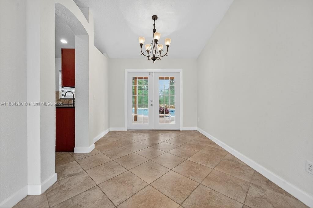 最近售出: $449,000 (3 贝兹, 2 浴室, 1740 平方英尺)