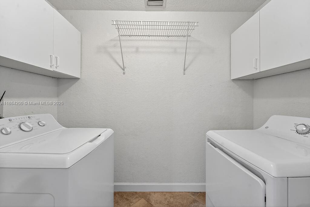 最近售出: $449,000 (3 贝兹, 2 浴室, 1740 平方英尺)