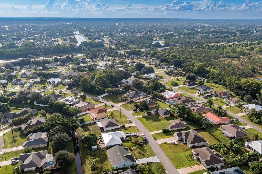 最近售出: $449,000 (3 贝兹, 2 浴室, 1740 平方英尺)