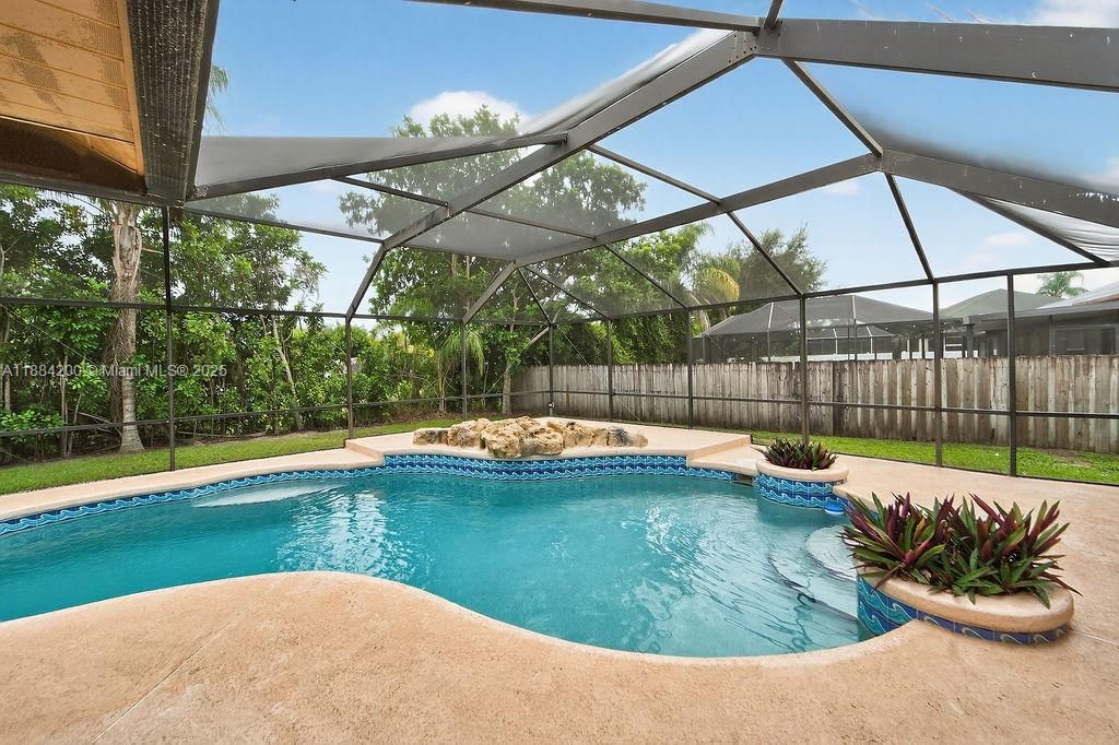 最近售出: $449,000 (3 贝兹, 2 浴室, 1740 平方英尺)