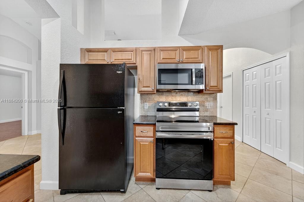 最近售出: $449,000 (3 贝兹, 2 浴室, 1740 平方英尺)