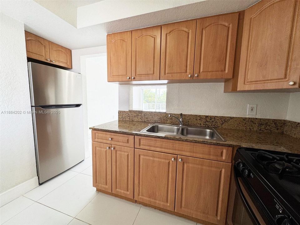 最近租的: $1,800 (1 贝兹, 1 浴室, 648 平方英尺)