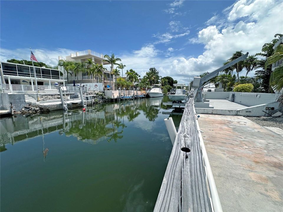 For Sale: $1,199,000 (3 beds, 2 baths, 920 Square Feet)