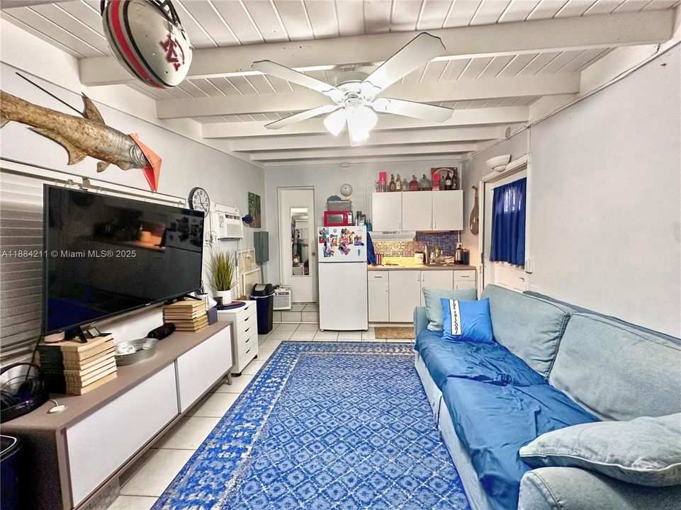 For Sale: $1,199,000 (3 beds, 2 baths, 920 Square Feet)