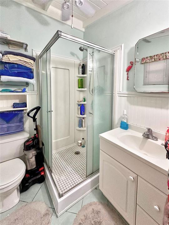 For Sale: $1,199,000 (3 beds, 2 baths, 920 Square Feet)