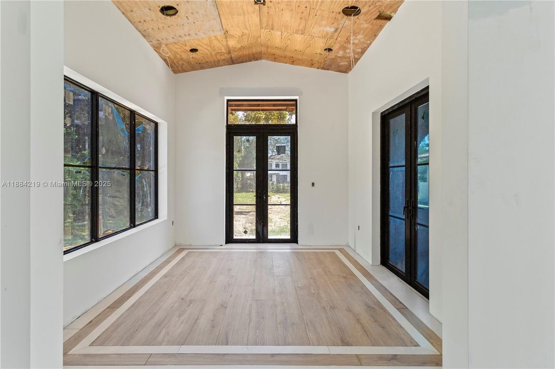 For Sale: $16,500,000 (7 beds, 7 baths, 10326 Square Feet)