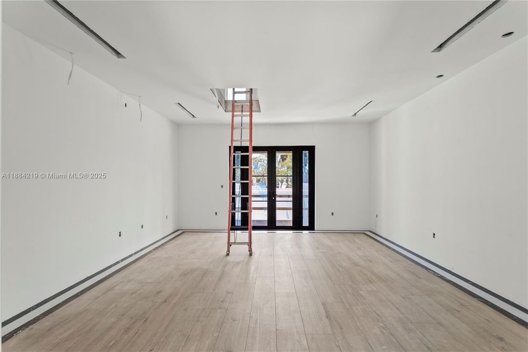 For Sale: $16,500,000 (7 beds, 7 baths, 10326 Square Feet)