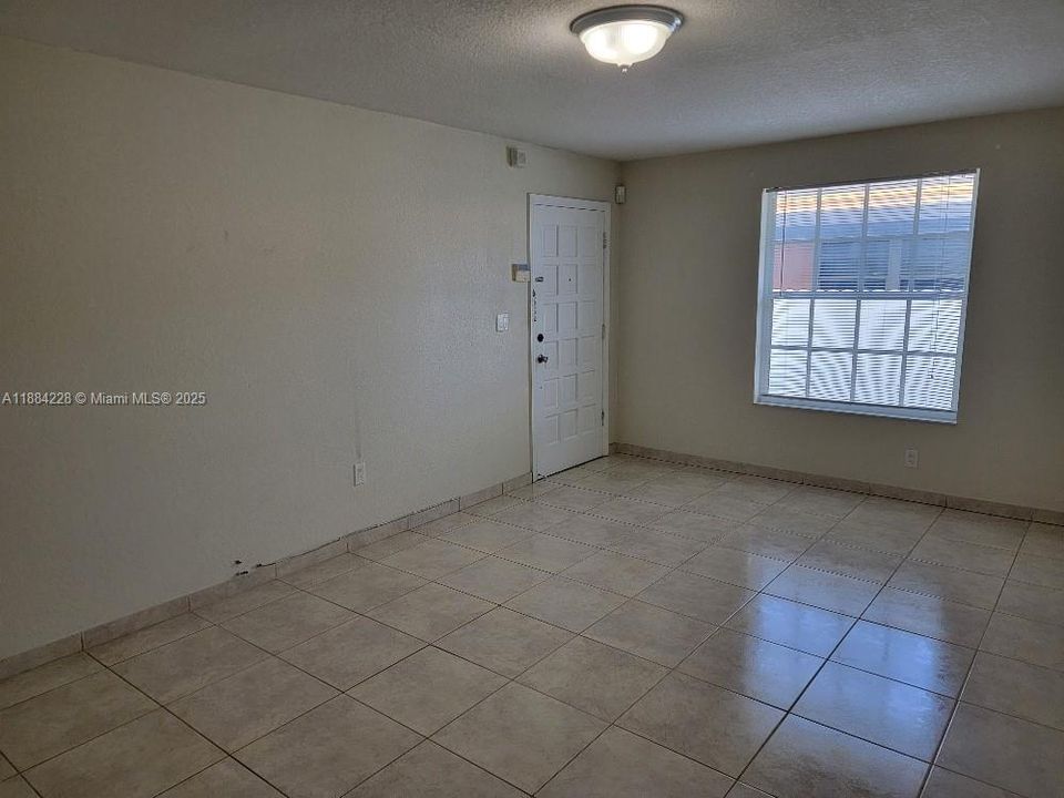 Recientemente alquilado: $2,885 (3 camas, 2 baños, 0 Pies cuadrados)