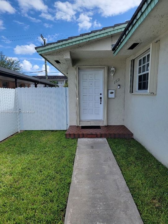 Recientemente alquilado: $2,885 (3 camas, 2 baños, 0 Pies cuadrados)