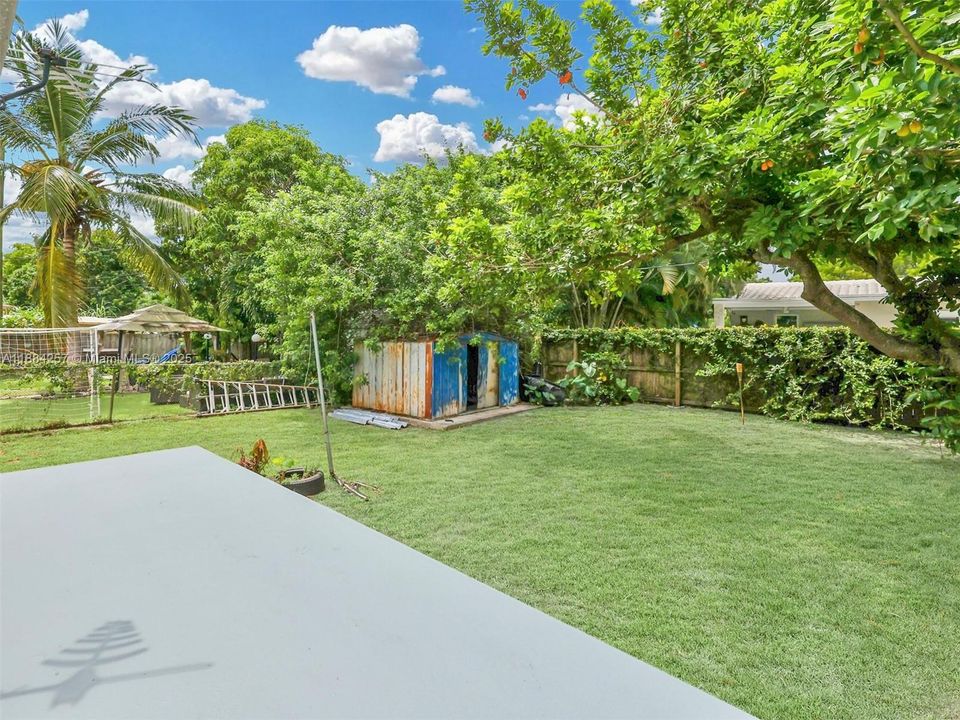 合同活跃: $385,000 (2 贝兹, 1 浴室, 830 平方英尺)