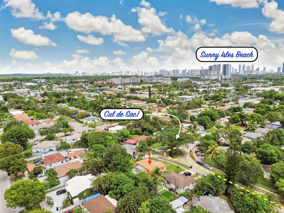 合同活跃: $385,000 (2 贝兹, 1 浴室, 830 平方英尺)