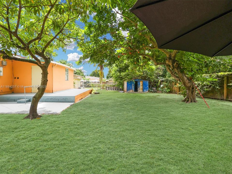 合同活跃: $385,000 (2 贝兹, 1 浴室, 830 平方英尺)