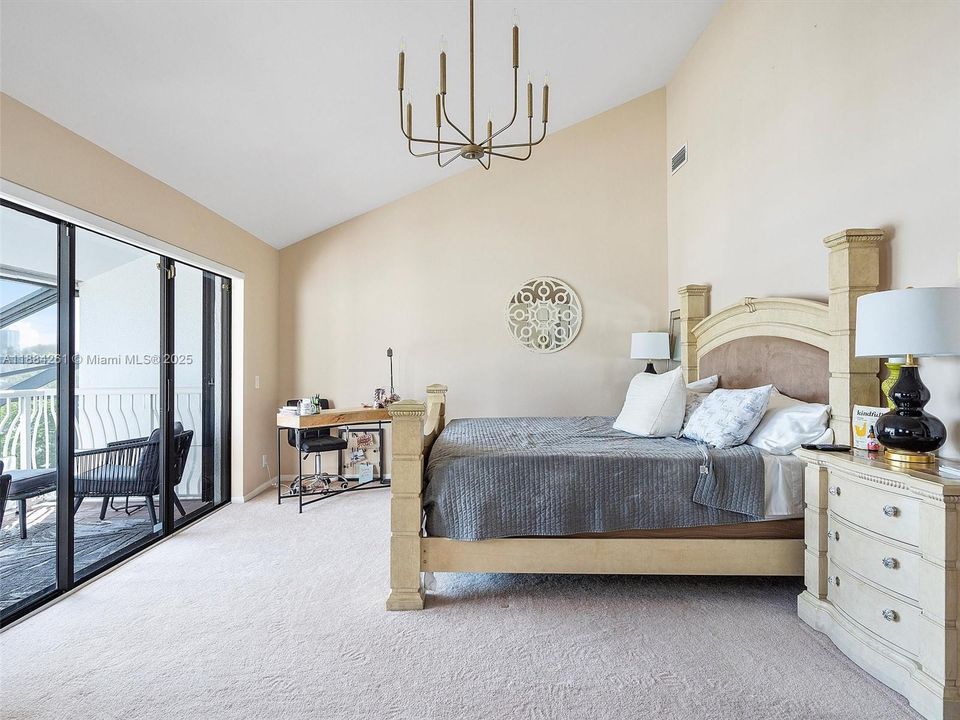 待售: $990,000 (2 贝兹, 2 浴室, 2396 平方英尺)