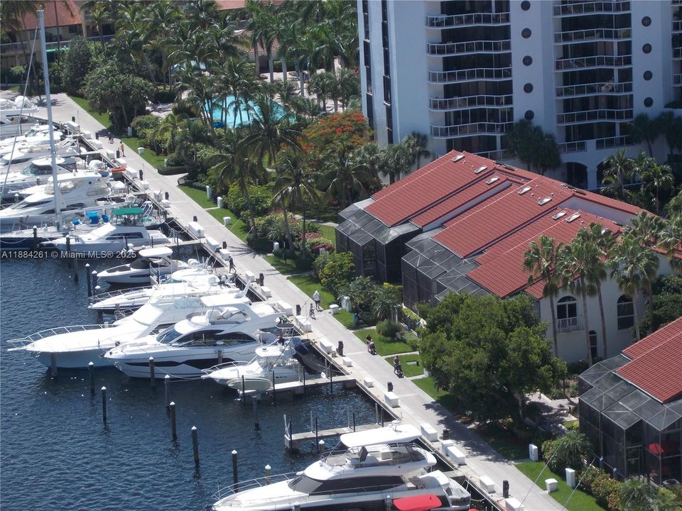 待售: $990,000 (2 贝兹, 2 浴室, 2396 平方英尺)