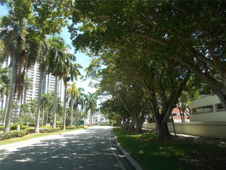 待售: $990,000 (2 贝兹, 2 浴室, 2396 平方英尺)