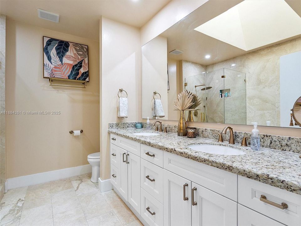 待售: $990,000 (2 贝兹, 2 浴室, 2396 平方英尺)