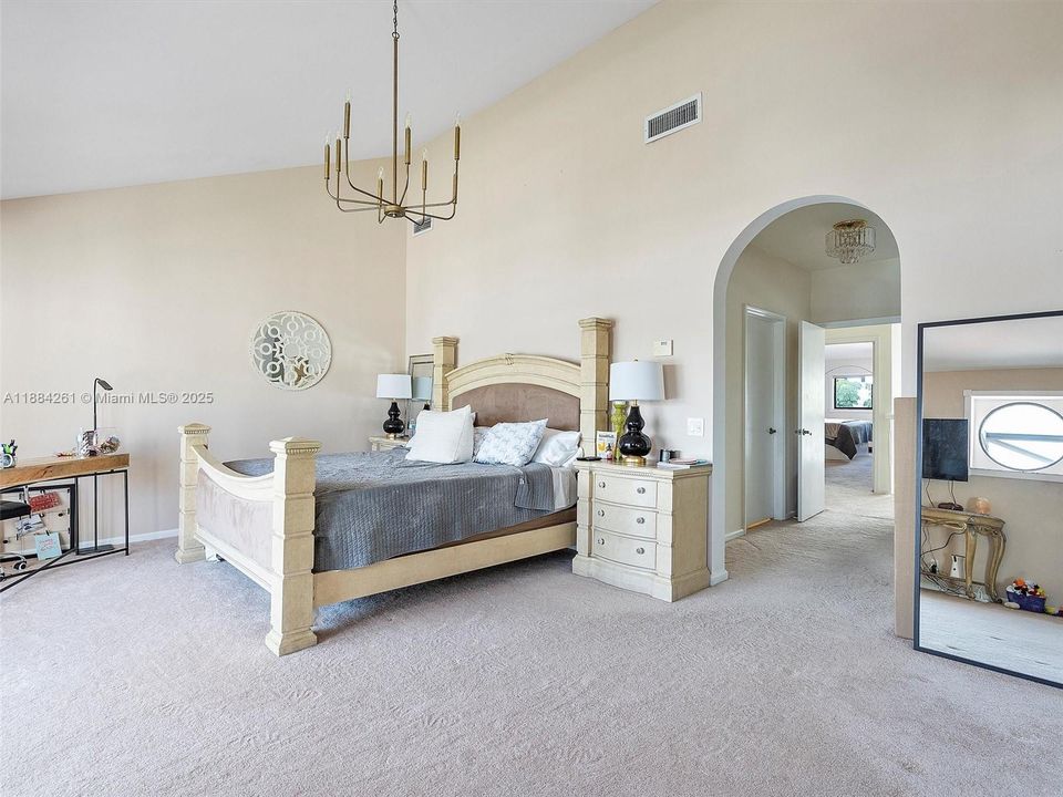 待售: $990,000 (2 贝兹, 2 浴室, 2396 平方英尺)