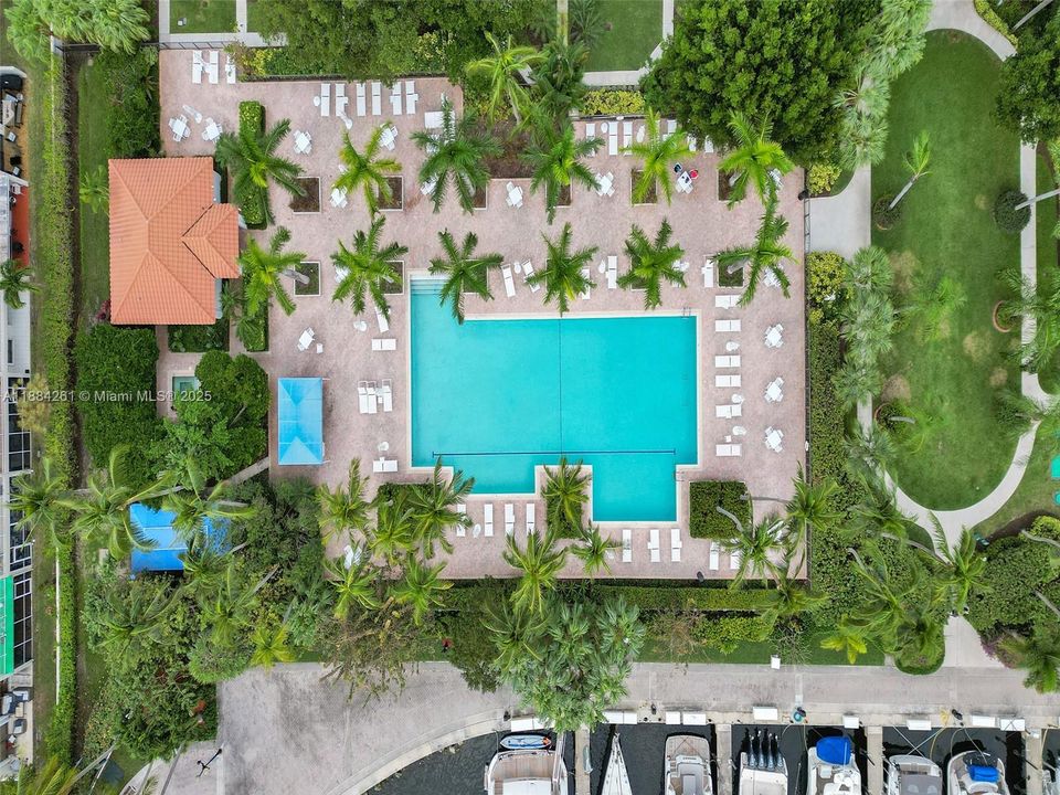 待售: $990,000 (2 贝兹, 2 浴室, 2396 平方英尺)