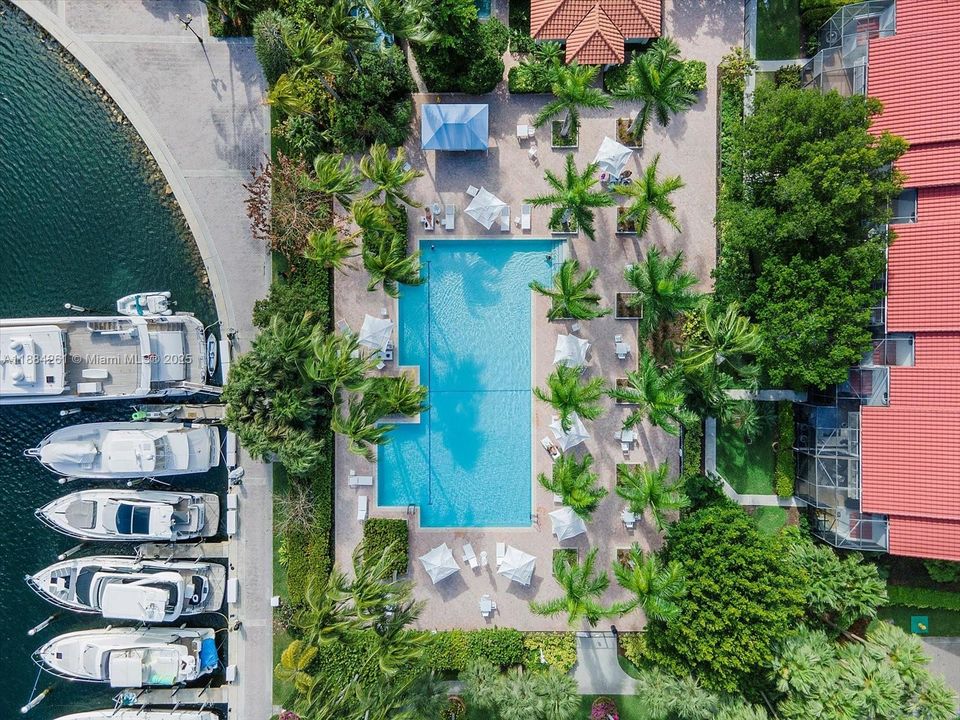 待售: $990,000 (2 贝兹, 2 浴室, 2396 平方英尺)