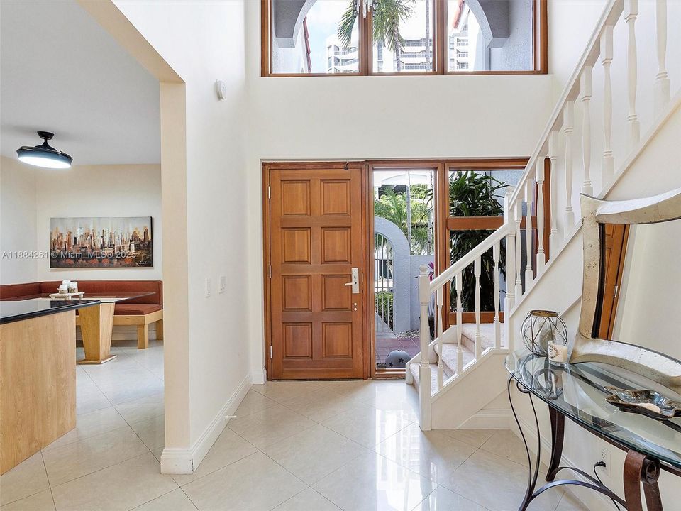 待售: $990,000 (2 贝兹, 2 浴室, 2396 平方英尺)