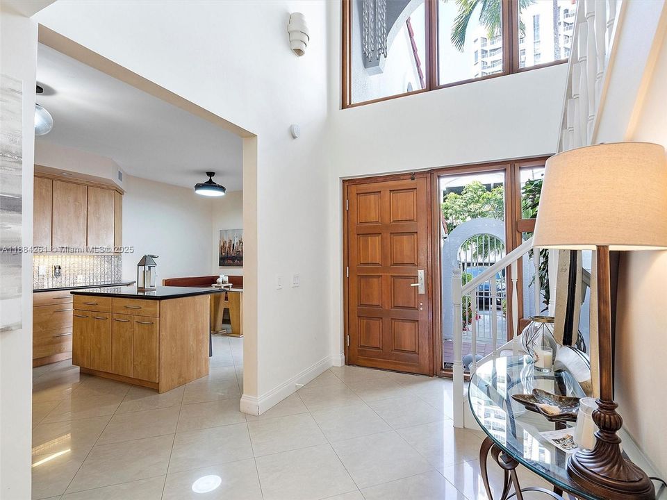 待售: $990,000 (2 贝兹, 2 浴室, 2396 平方英尺)