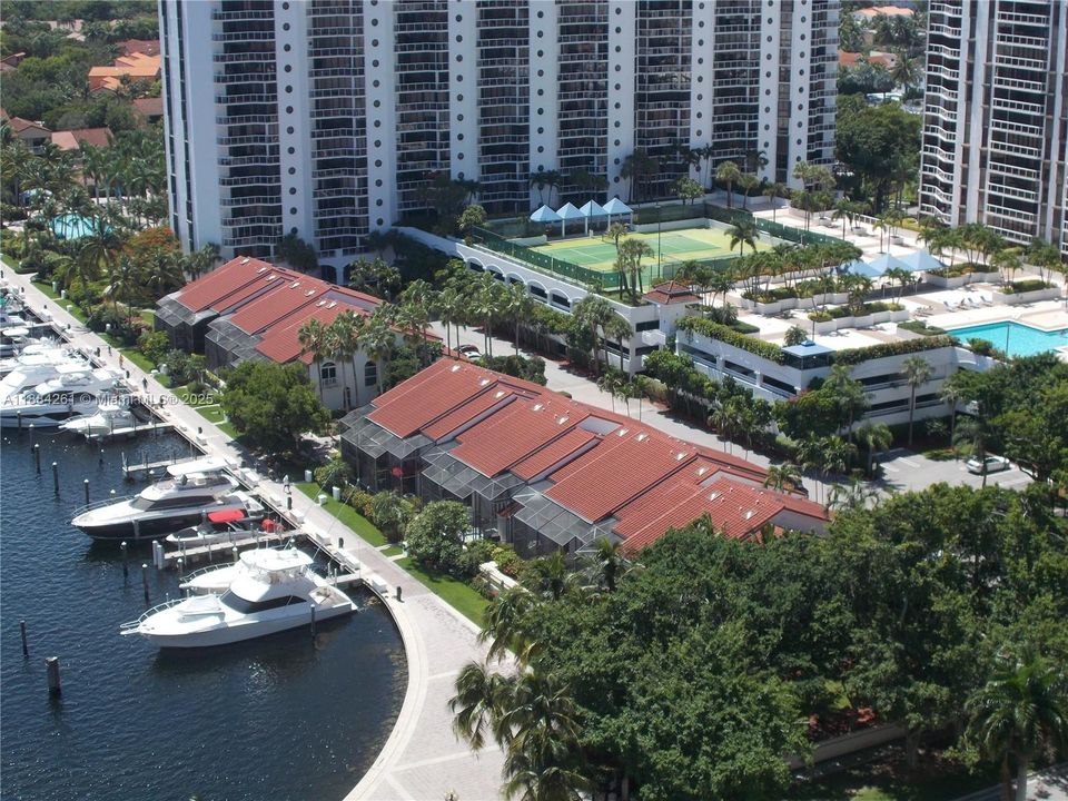 待售: $990,000 (2 贝兹, 2 浴室, 2396 平方英尺)