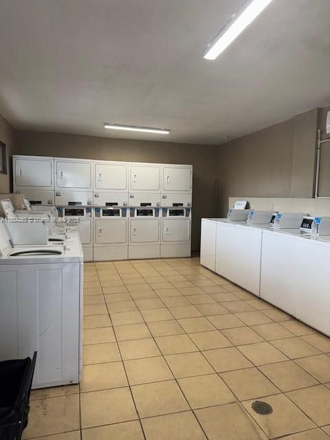 合同活跃: $159,000 (1 贝兹, 1 浴室, 610 平方英尺)