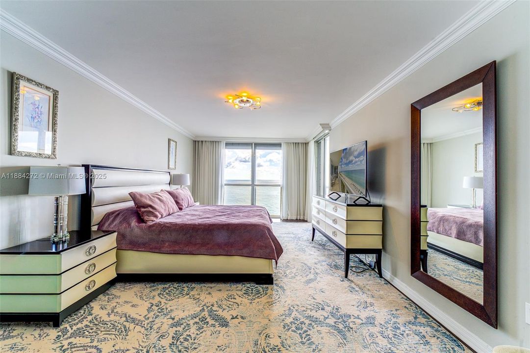 Под контрактом: $1,599,000 (3 спален, 3 ванн, 2120 Квадратных фут)