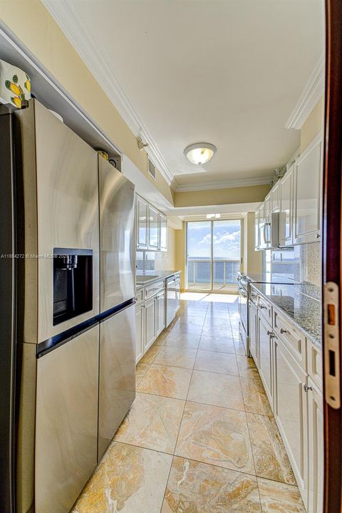 Под контрактом: $1,599,000 (3 спален, 3 ванн, 2120 Квадратных фут)