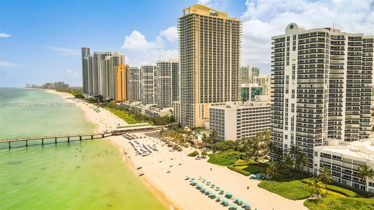 Под контрактом: $1,599,000 (3 спален, 3 ванн, 2120 Квадратных фут)