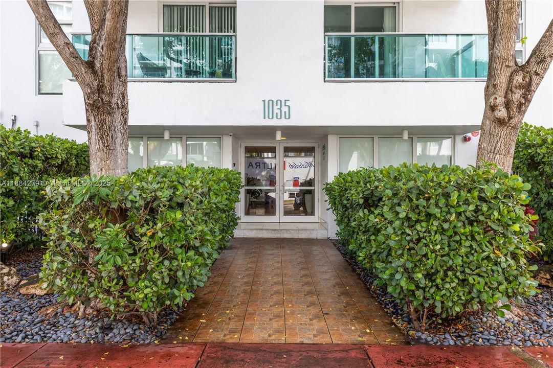 Recently Sold: $339,000 (1 beds, 1 baths, 723 Square Feet)
