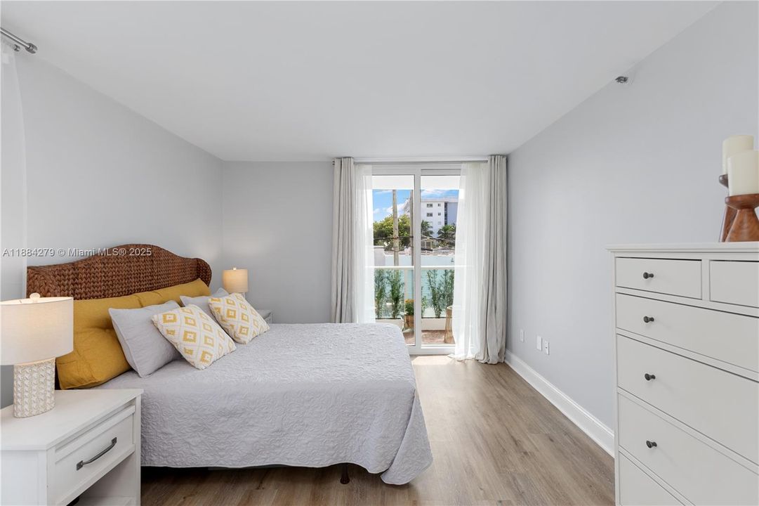 Recently Sold: $339,000 (1 beds, 1 baths, 723 Square Feet)