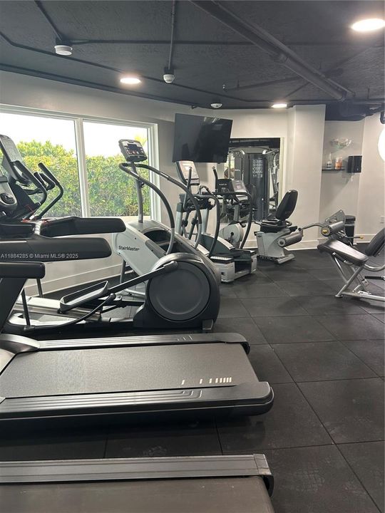 Activo con contrato: $1,100,000 (2 camas, 2 baños, 1410 Pies cuadrados)