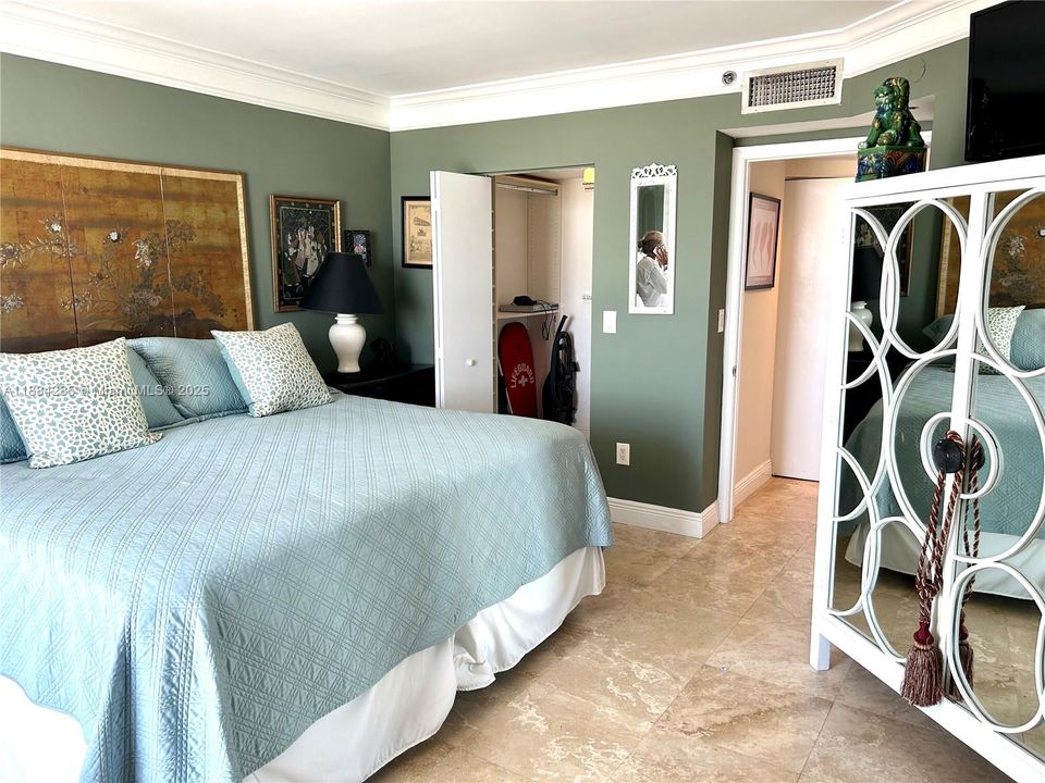 Activo con contrato: $1,100,000 (2 camas, 2 baños, 1410 Pies cuadrados)