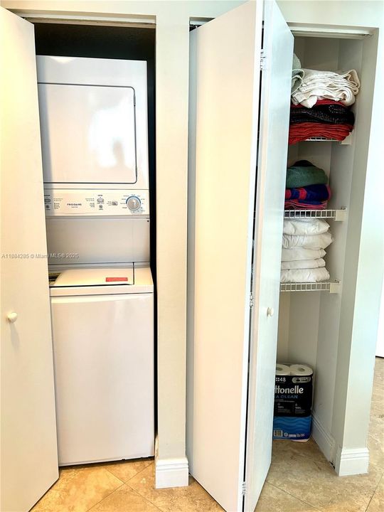 Activo con contrato: $1,100,000 (2 camas, 2 baños, 1410 Pies cuadrados)