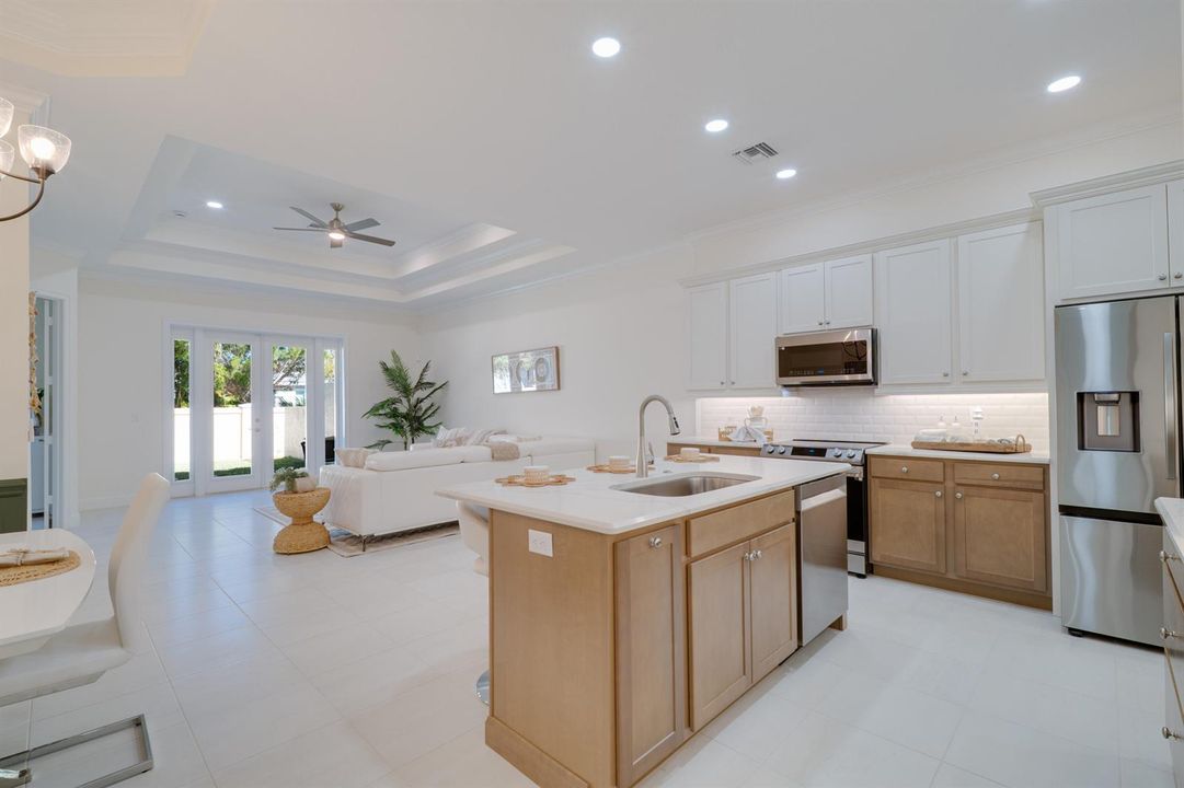 CM MEDIA-5