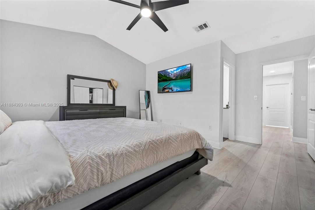 En Venta: $479,100 (2 camas, 2 baños, 1260 Pies cuadrados)