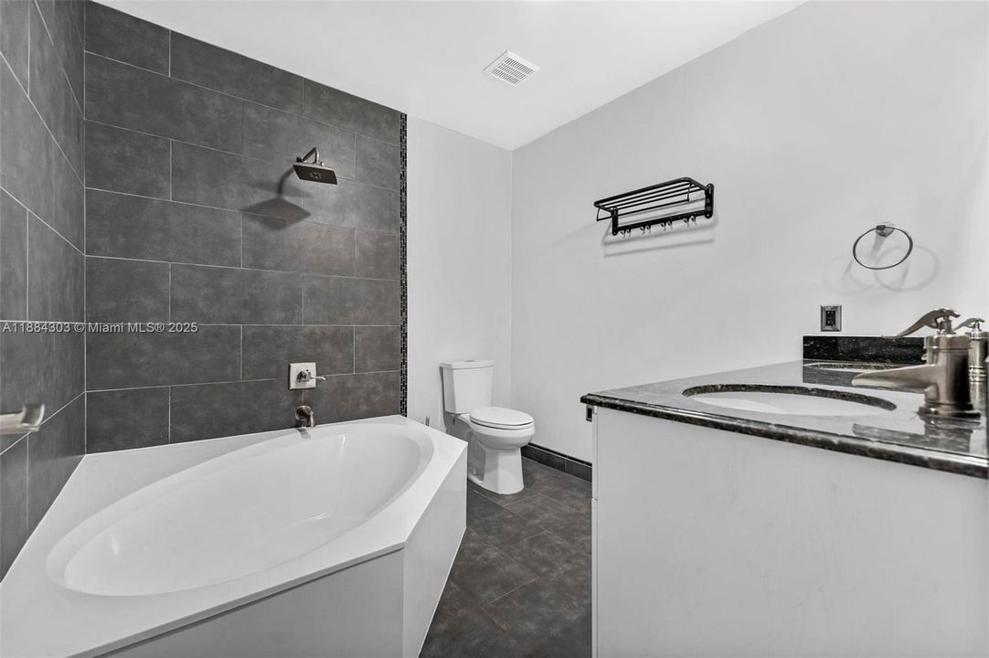 En Venta: $479,100 (2 camas, 2 baños, 1260 Pies cuadrados)