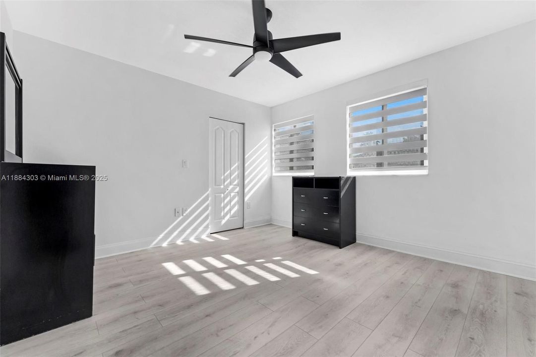 En Venta: $479,100 (2 camas, 2 baños, 1260 Pies cuadrados)