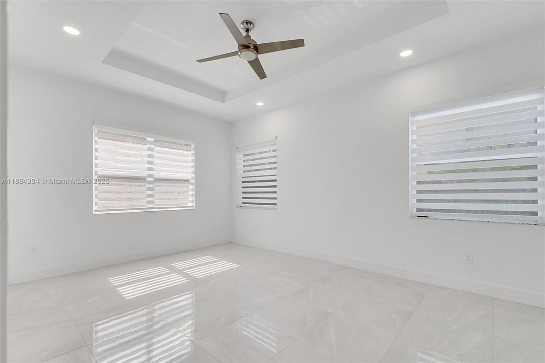 Recently Rented: $6,000 (5 beds, 3 baths, 2219 Square Feet)