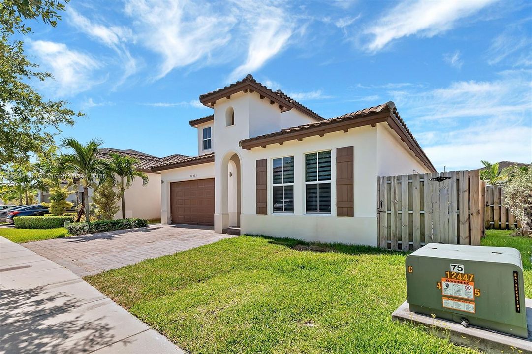 Recently Rented: $6,000 (5 beds, 3 baths, 2219 Square Feet)