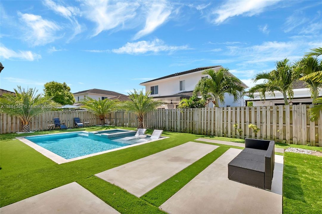 Recently Rented: $6,000 (5 beds, 3 baths, 2219 Square Feet)