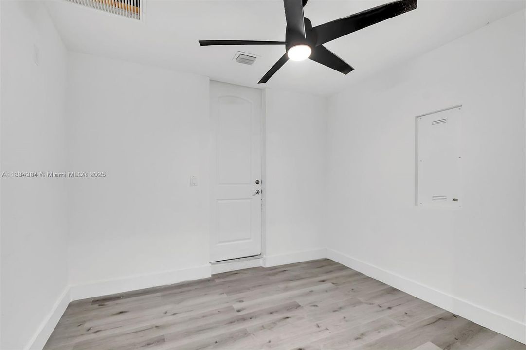 Recently Rented: $6,000 (5 beds, 3 baths, 2219 Square Feet)