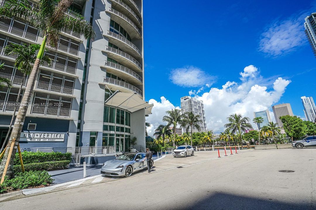 最近售出: $324,900 (1 贝兹, 1 浴室, 638 平方英尺)