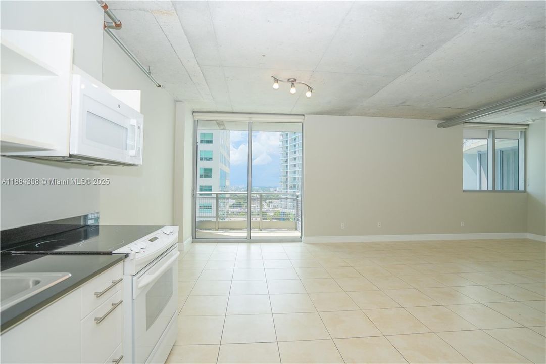 最近售出: $324,900 (1 贝兹, 1 浴室, 638 平方英尺)